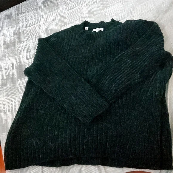 Sweater - Picture 1 of 1